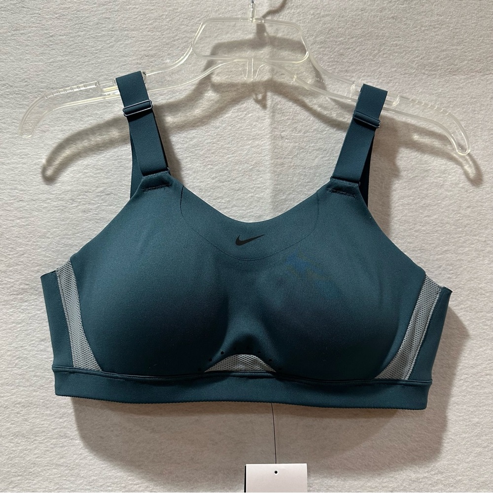 Large (A-B) Nike Sports Bra